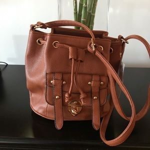 New tan bucket bag